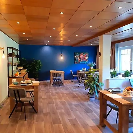 Haus Moselliebe 住宿加早餐酒店